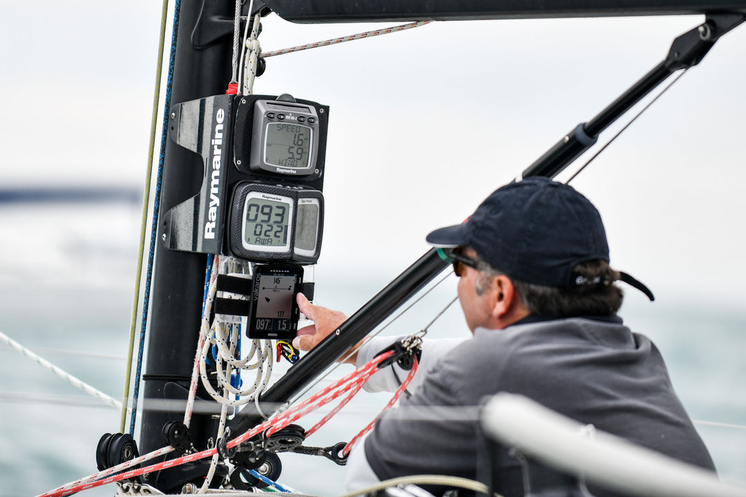 Sailor pinging before a start